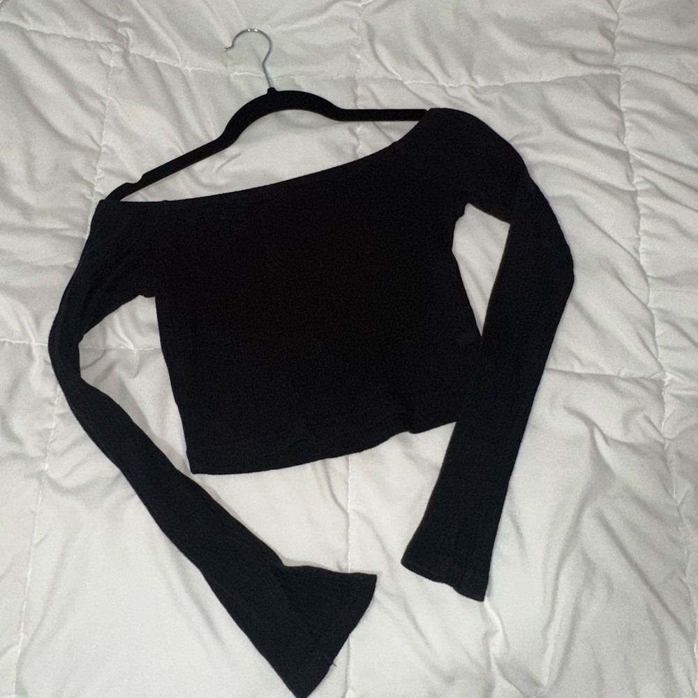 H&M Black Off-Shoulder Crop Top